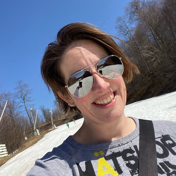 Meet your Posher, Aimee - Picture 1 of 2